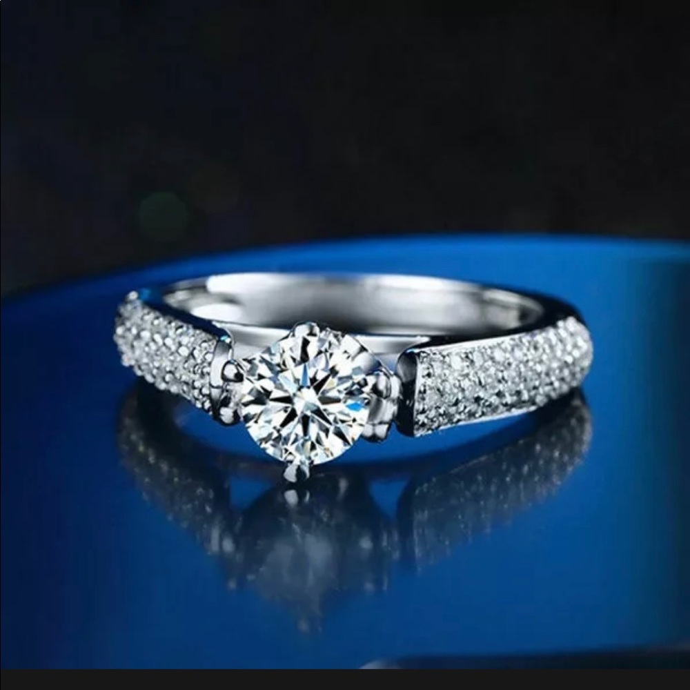 925 Silver Round Cut Simulated Diamond Ring Size 9